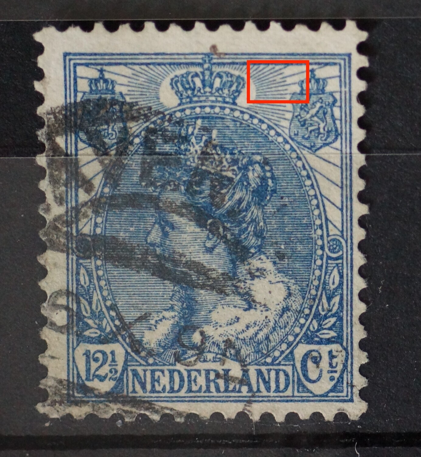 NVPH 63 - breuk in straal rechts van kroon