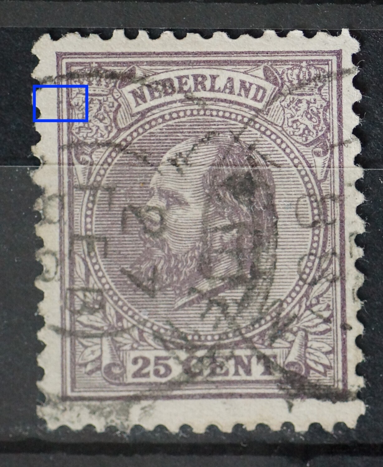 NVPH 26 - violet vlekje tussen kaderlijnen bij linker wapenschild