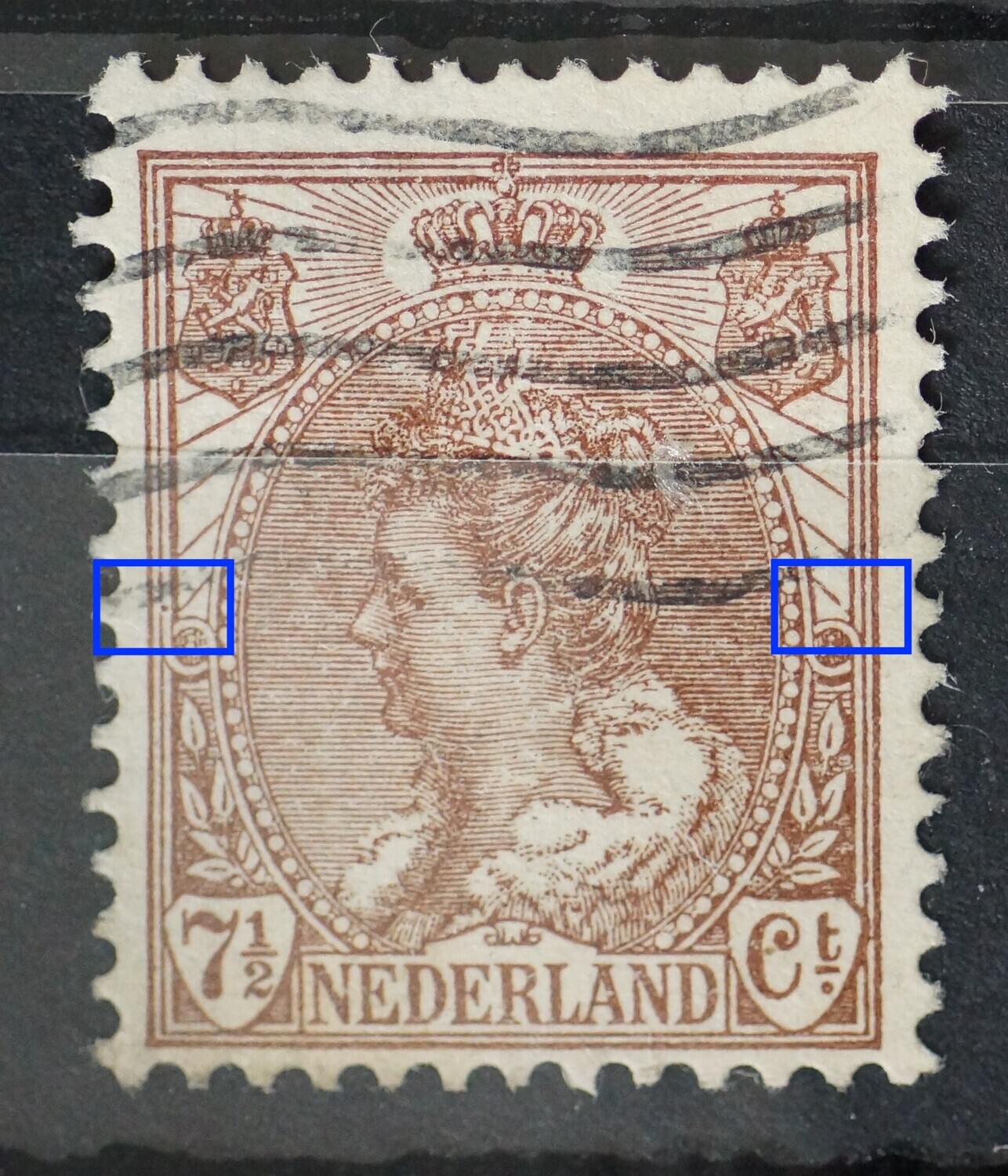 NVPH 61 - o.a. bruine punt bij linker rozet