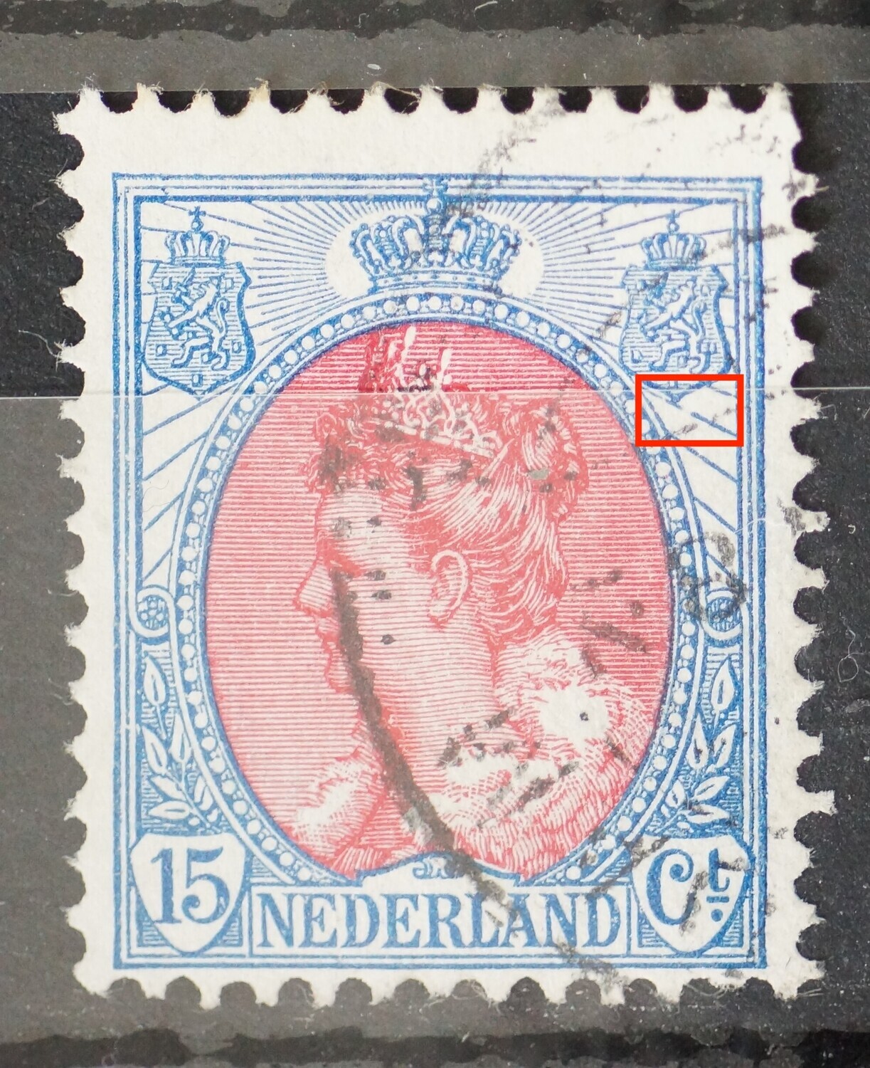 NVPH 65 - breuk in straal rechts, direct onder rechter wapenschild