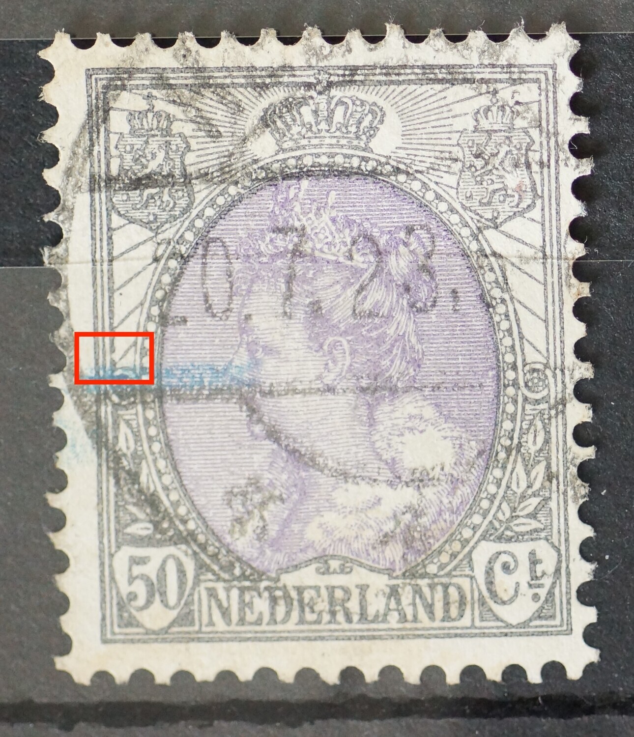 NVPH 75 - inkeping in kaderlijn links, bij rozet NVPH 75 - inkeping in kaderlijn links, bij rozet