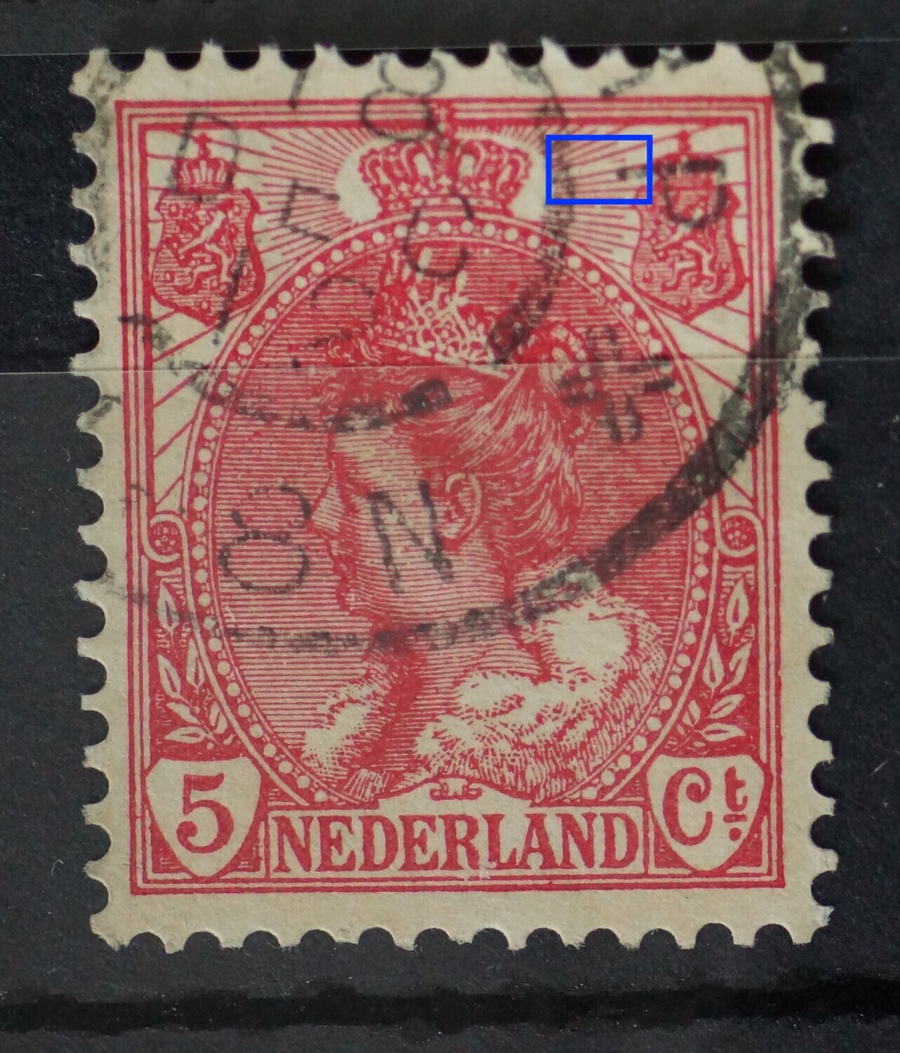 NVPH 60 - groot deel straal rechts van kroon ontbreekt