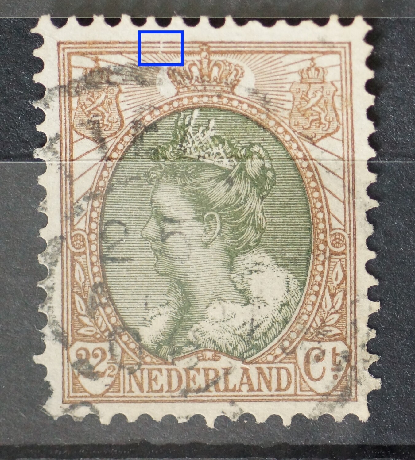 NVPH 70 - breuk in kaderlijnen boven NVPH 70 - breuk in kaderlijnen boven