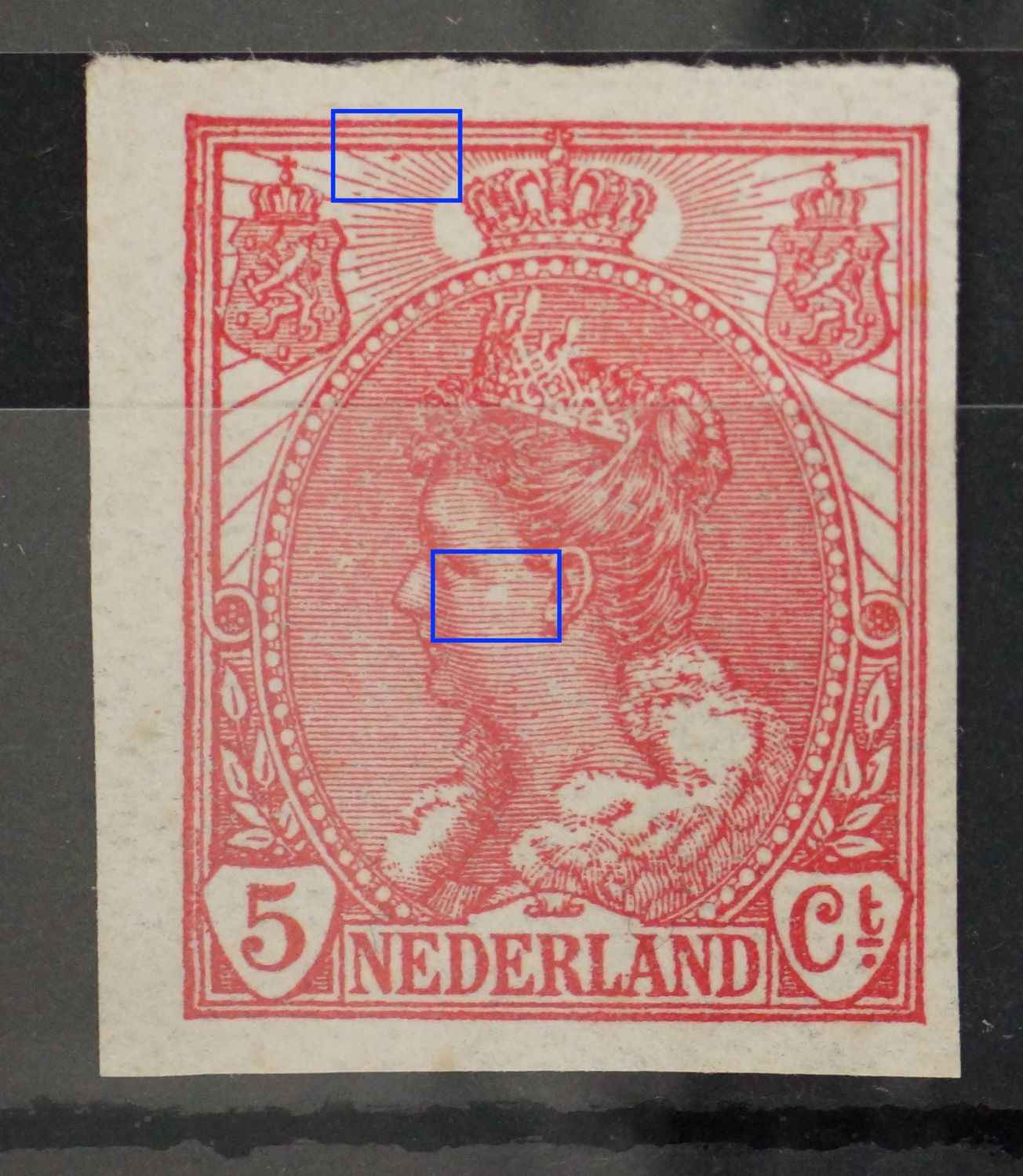 NVPH 82 - o.a. witte vlek in het gezicht en rode punt tussen stralen links van kroon