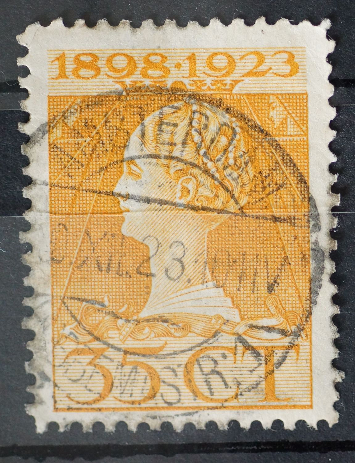 Amsterdam Hobbemastr. 1 op NVPH 127