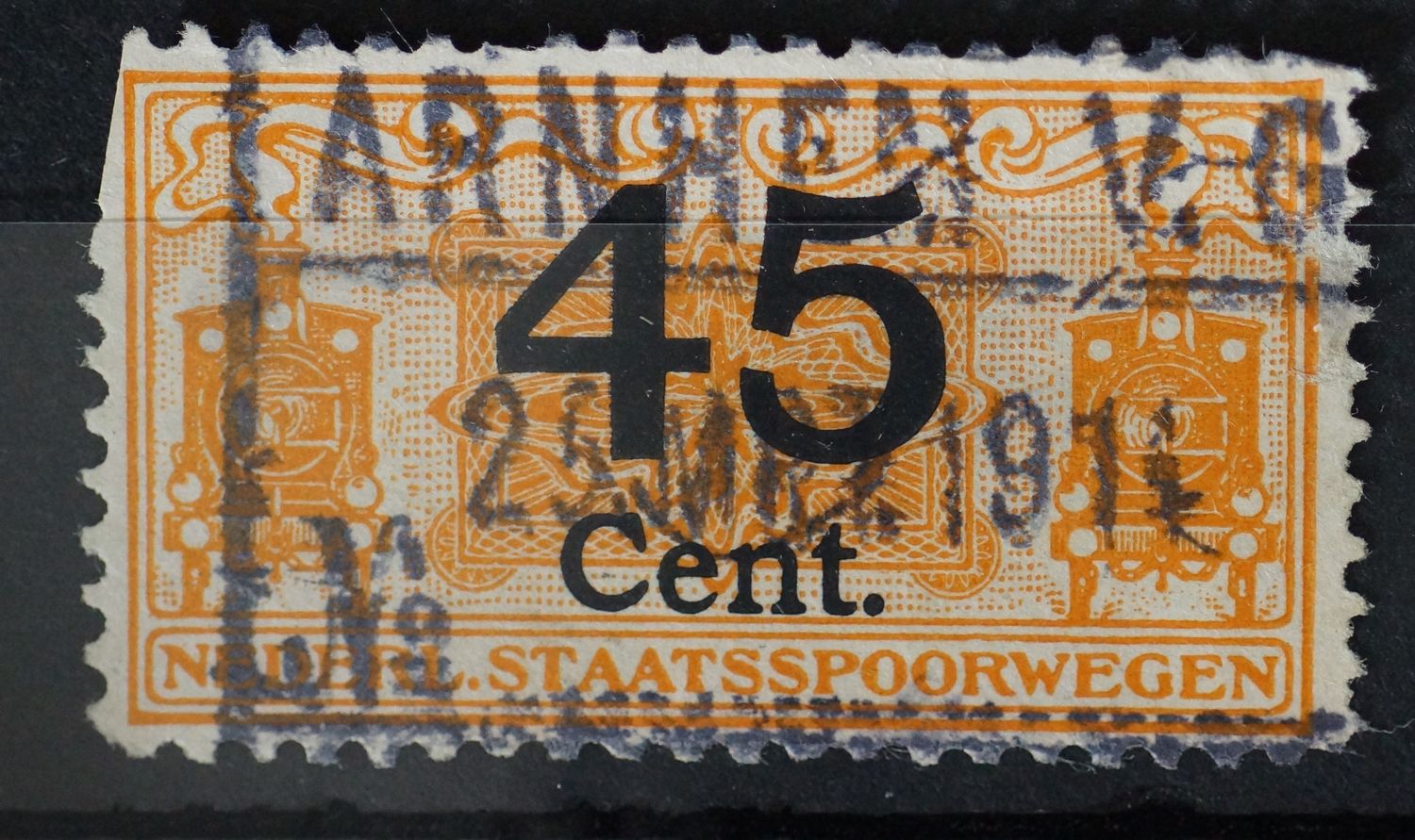 Spoorwegstempel Arnhem op spoorwegzegel 45 Cent.