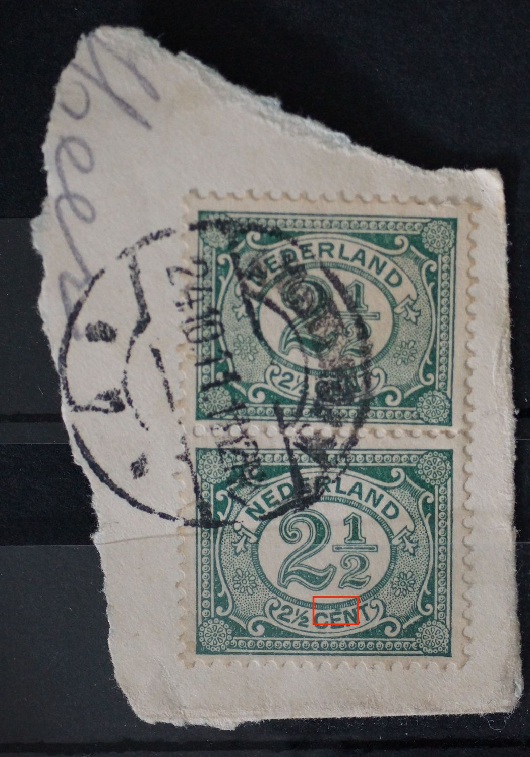 NVPH 55 (paar) - groene streep boven de E van CENT (onderste zegel)