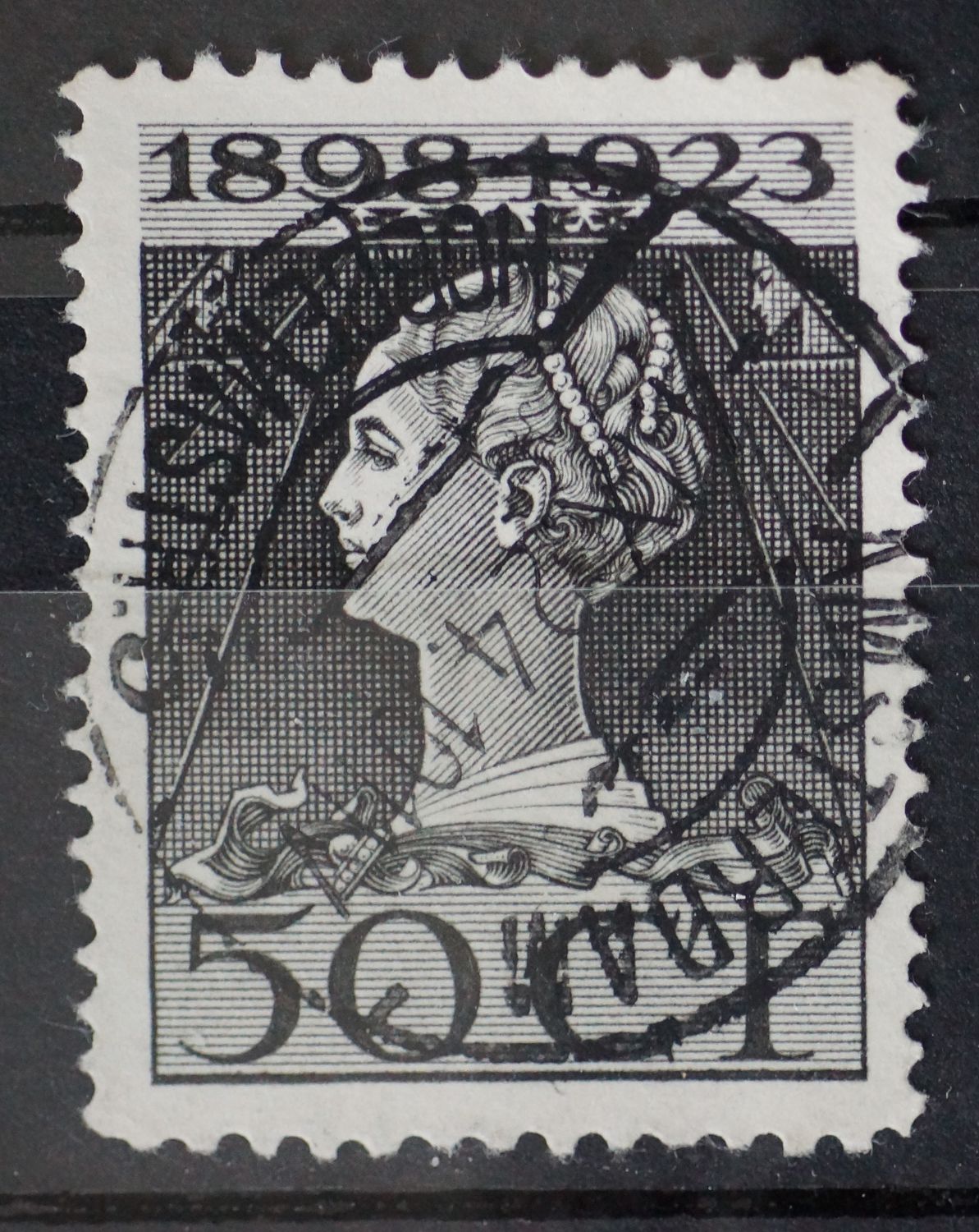 Amsterdam Hobbemastr. 5 op NVPH 128 - vrij schaars
