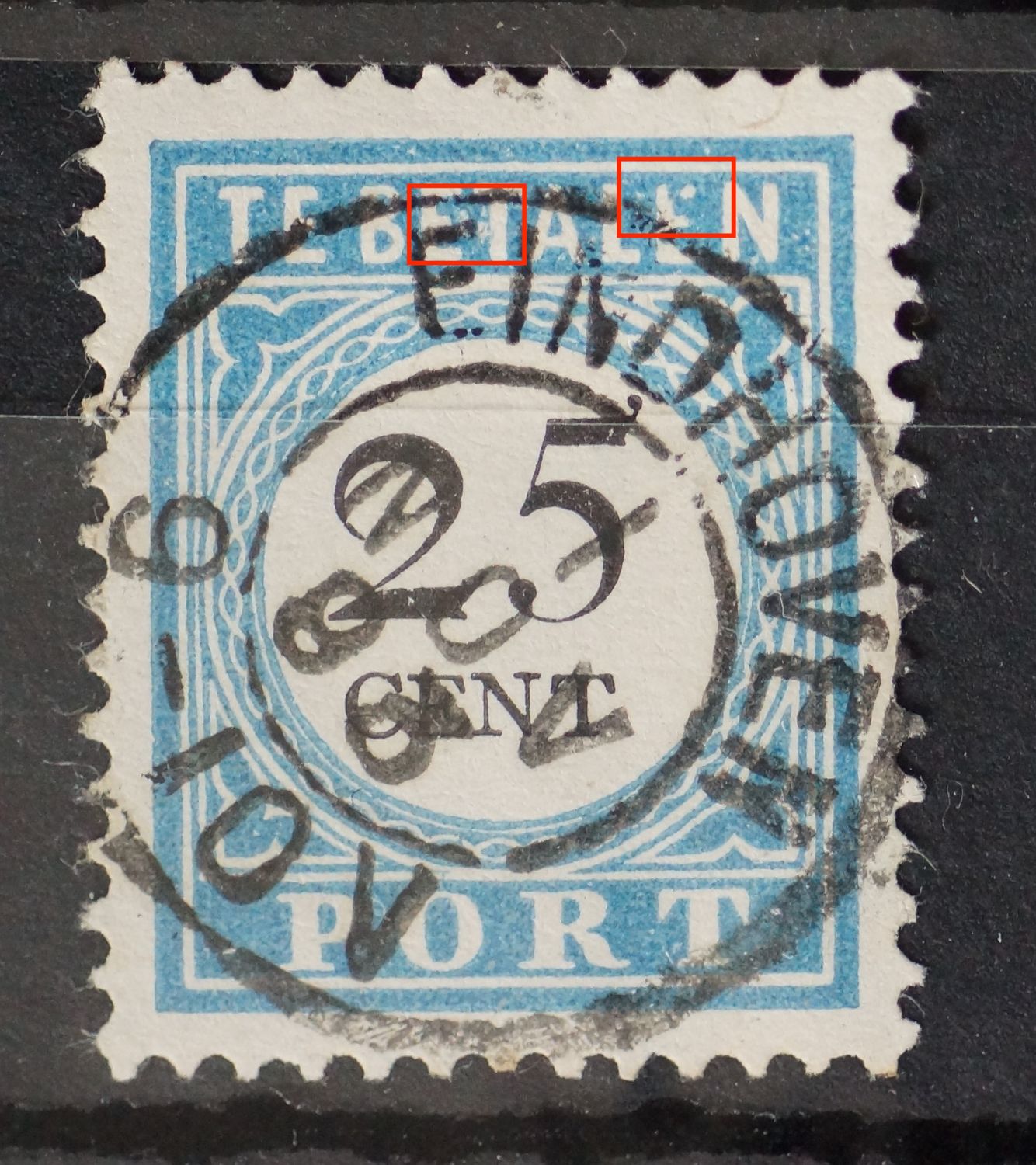 NVPH P11 -  witte vlek tussen ET en blauwe vlek in 2e E van BETALEN