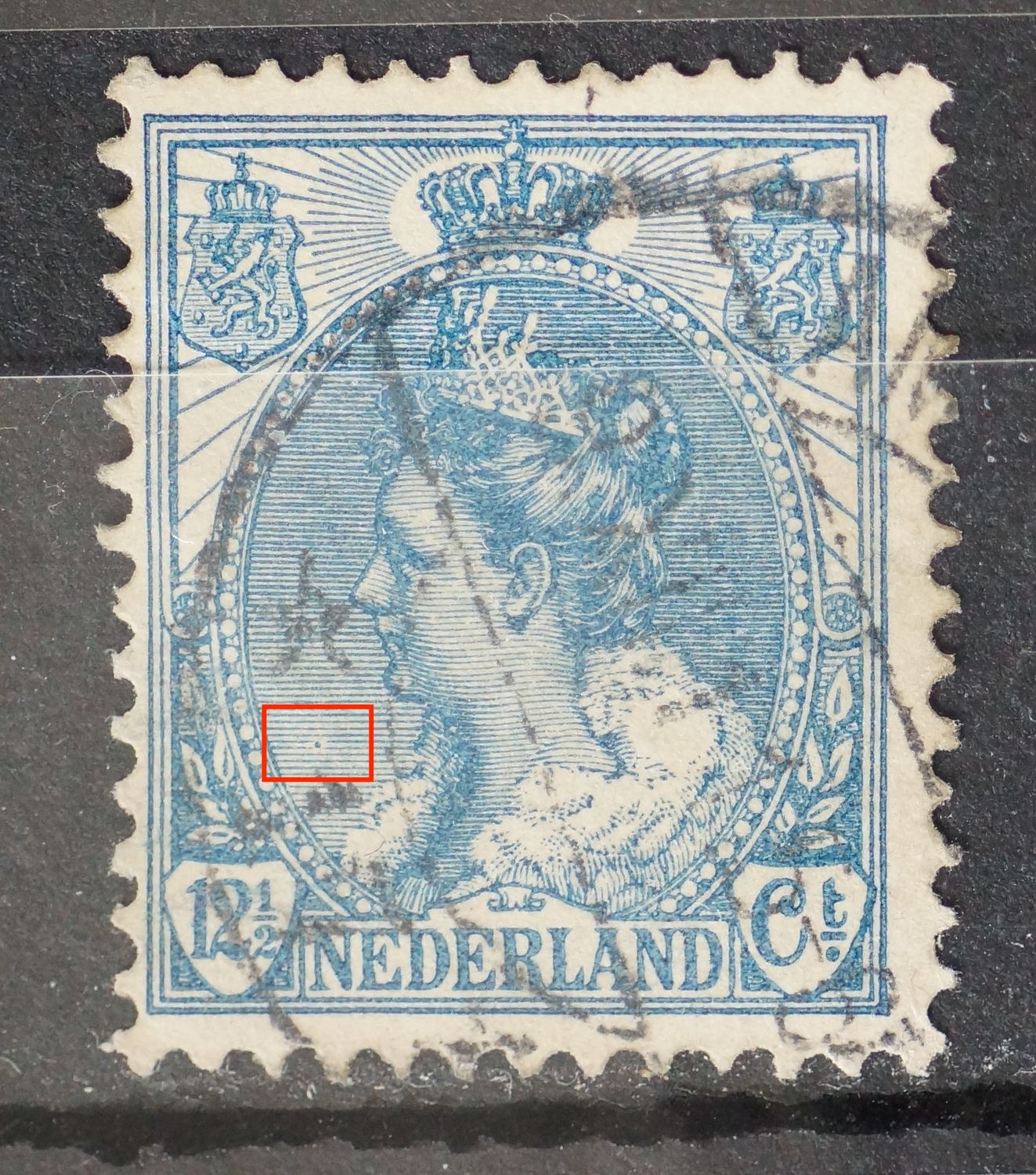 NVPH 63 - blauwe punt in de arcering links NVPH 63 - blauwe punt in de arcering links