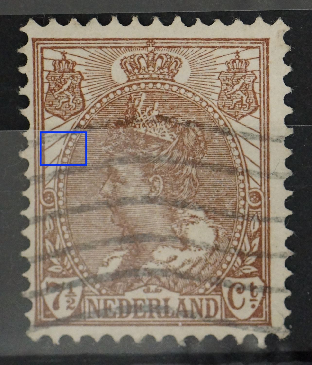 NVPH 61 - breuk in rand medaillon links
