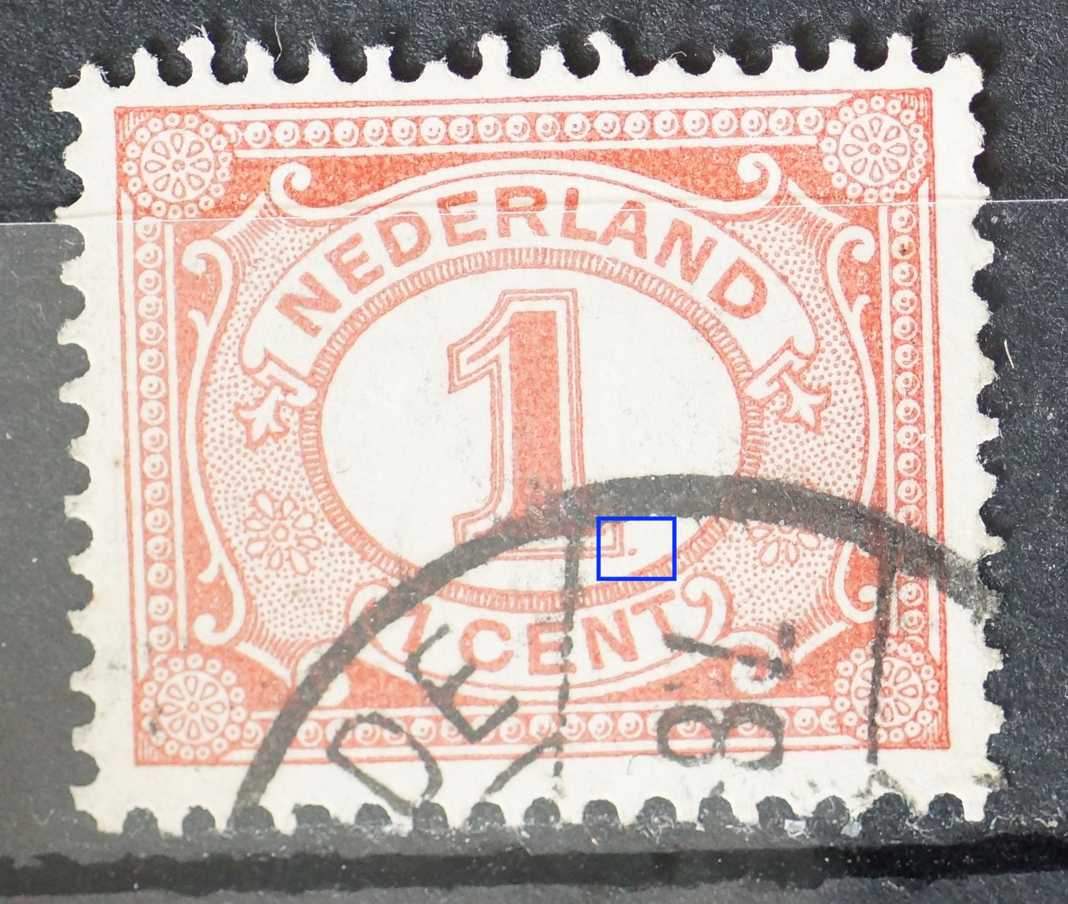 NVPH 51 - rode punt achter de grote 1 (onder)