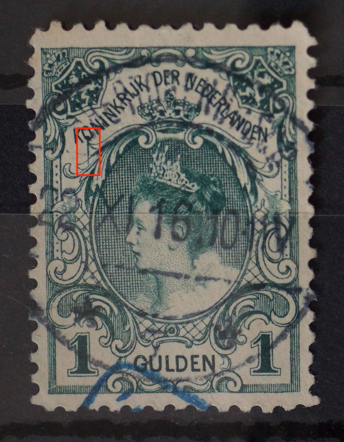 NVPH 77 - groene lijn ("spijker") onderaan de O van KONINKRIJK