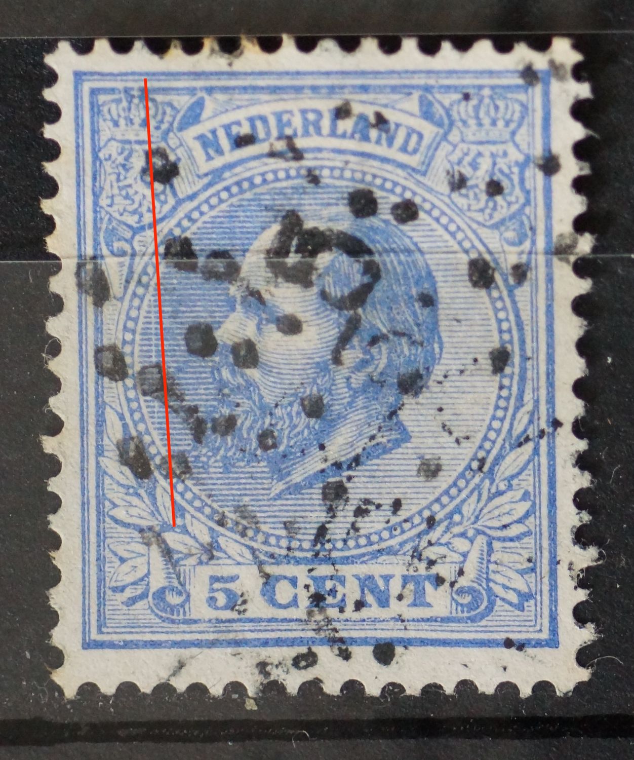 NVPH 19 - lange , verticale witte kras links