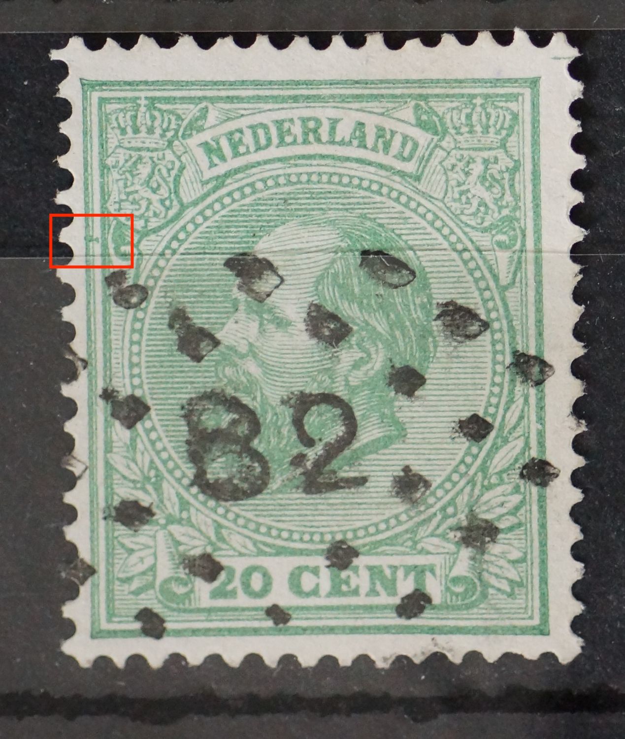 NVPH 24 - groene vlek tussen kaderlijnen links