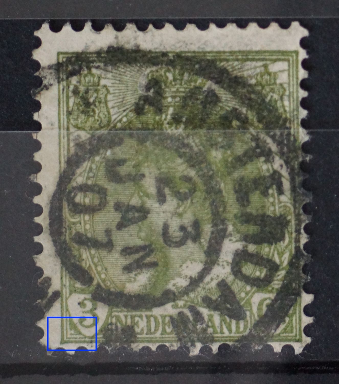 NVPH 57 - witte vlek linksonder bij de 3