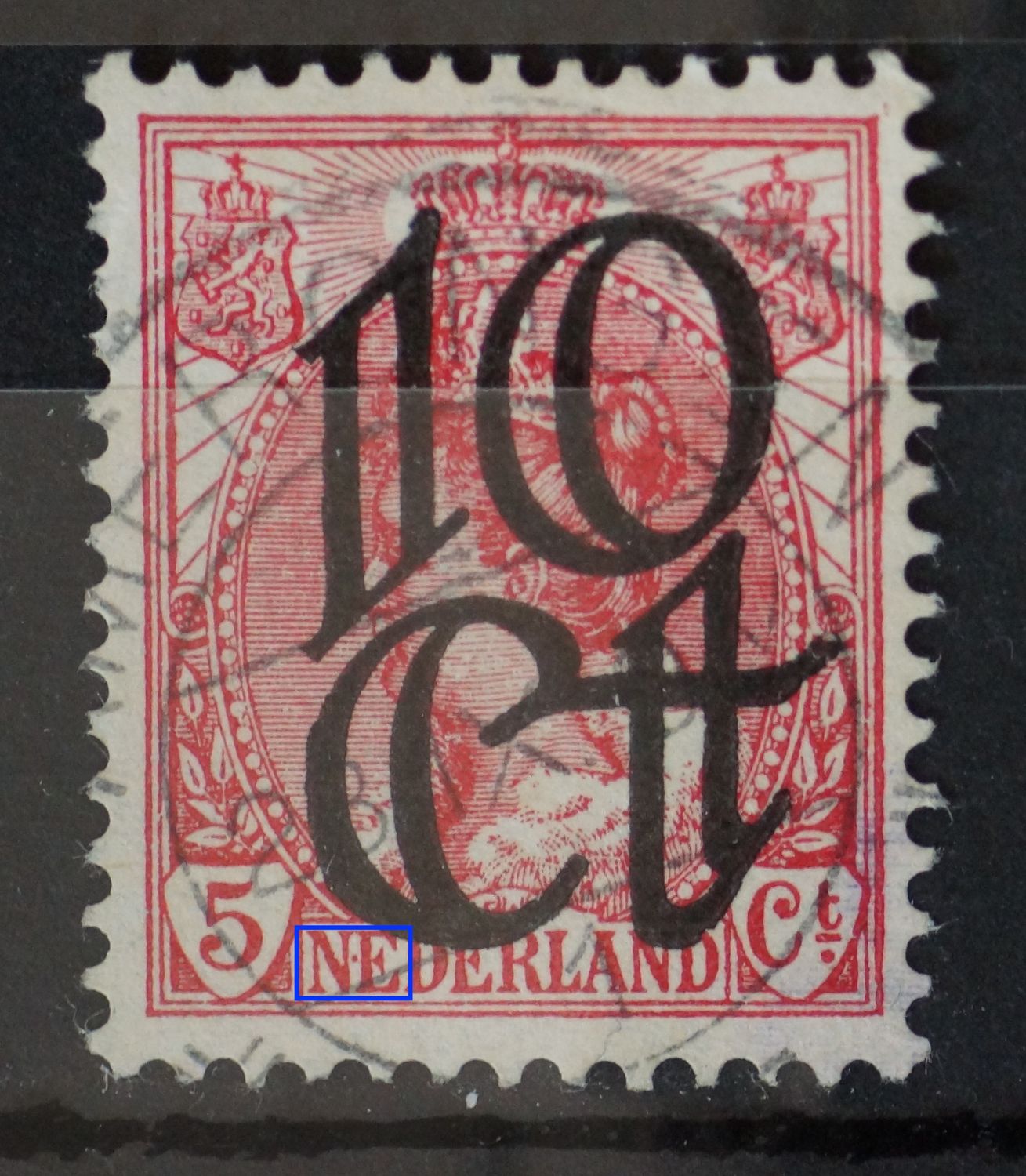 NVPH 117 - rode punt tussen NE van NEDERLAND