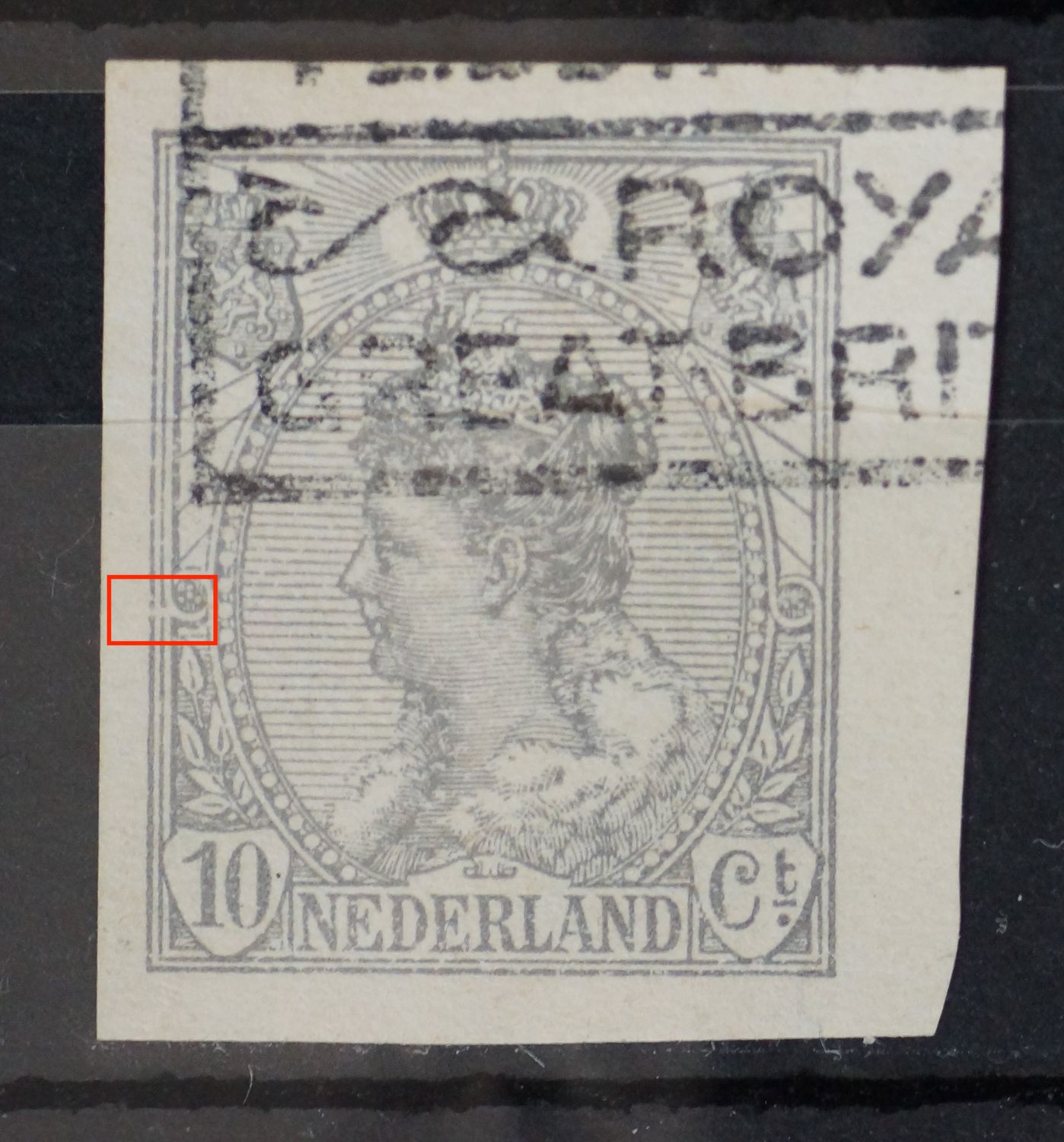 NVPH 83 - o.a. breuk in kaderlijnen bij linker rozet