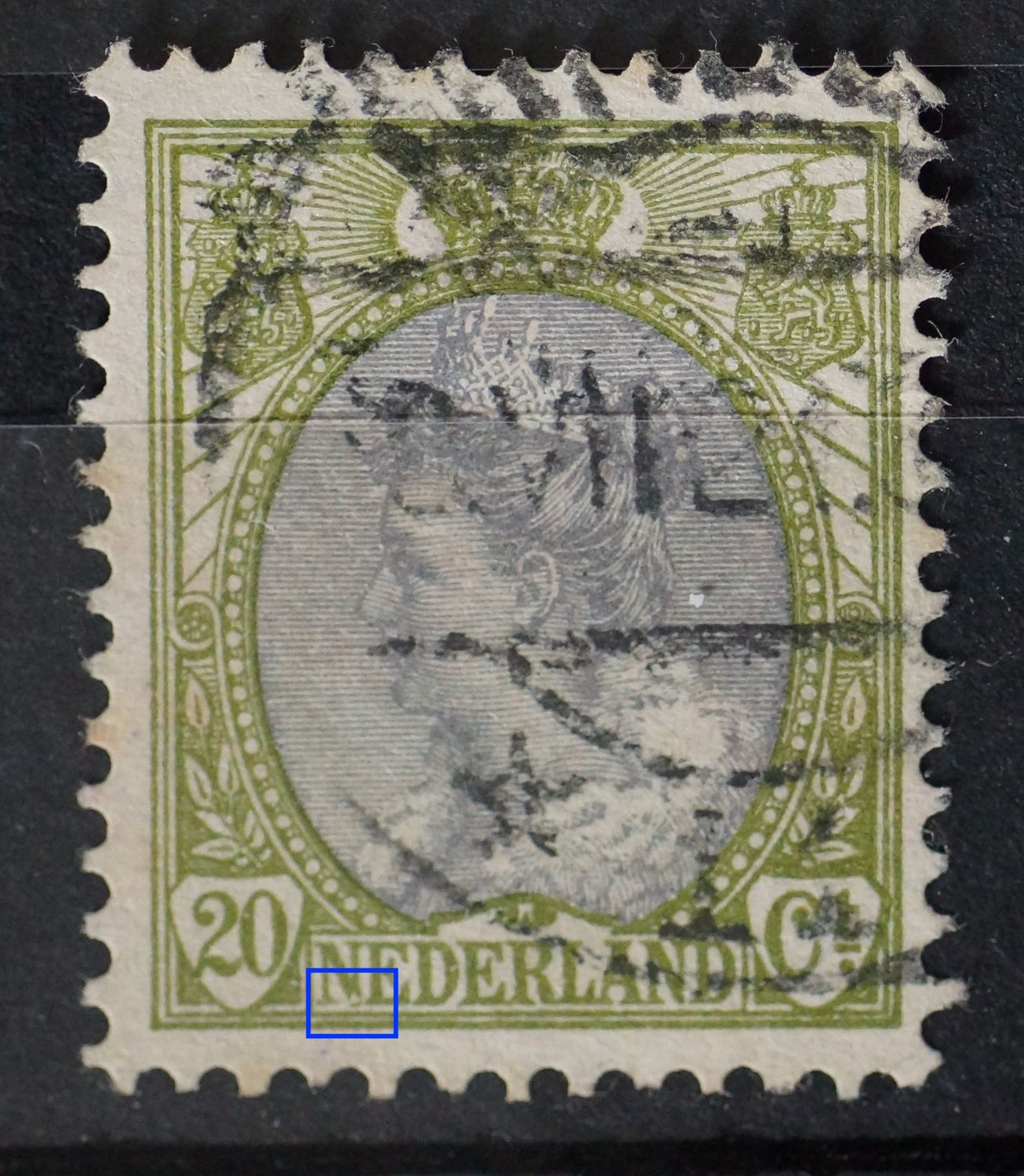 NVPH 69 - witte vlek in de rechterpoot van de 1e N van NEDERLAND