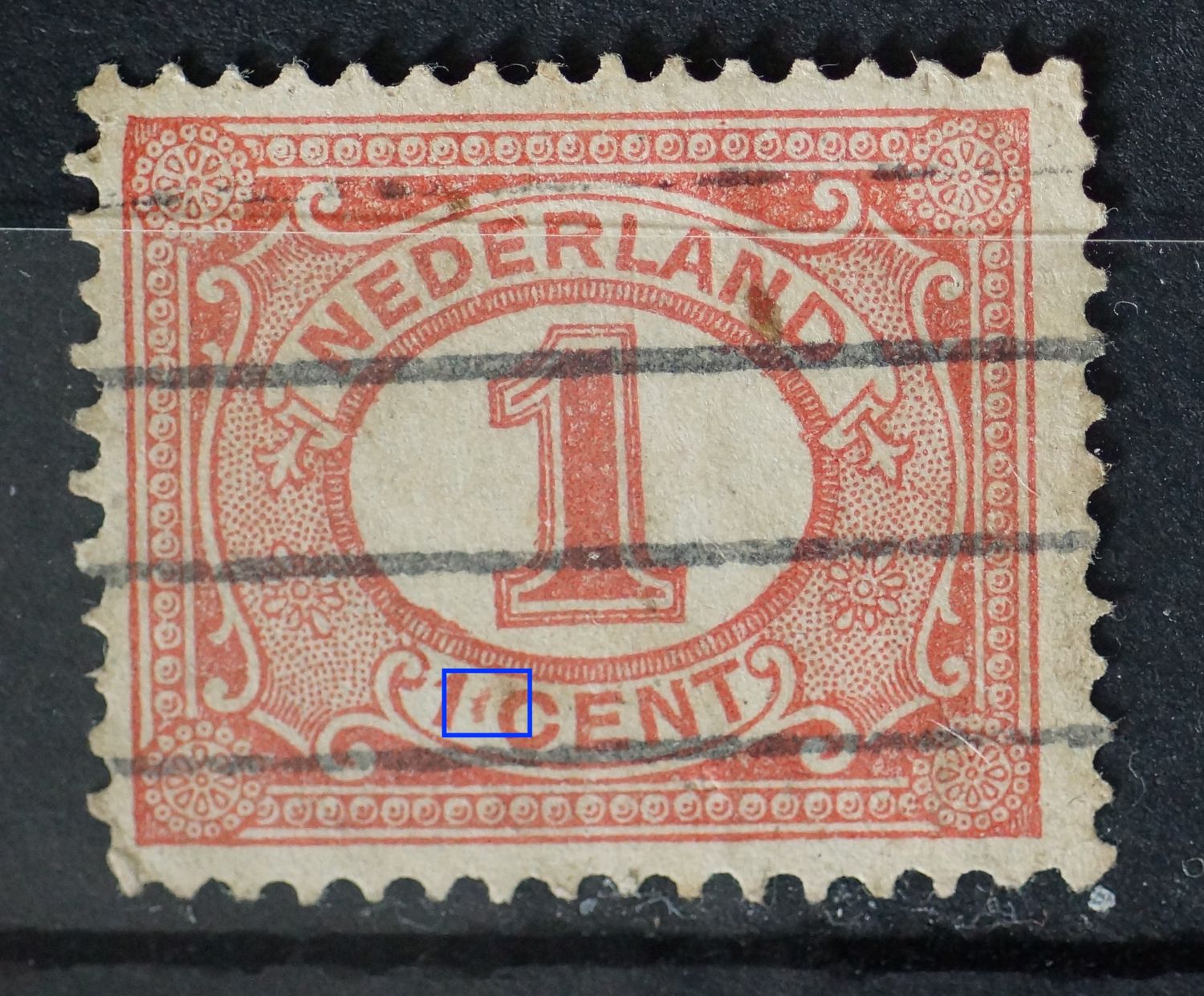 NVPH 51 - rode vlek tussen 1 en CENT NVPH 51 - rode vlek tussen 1 en CENT