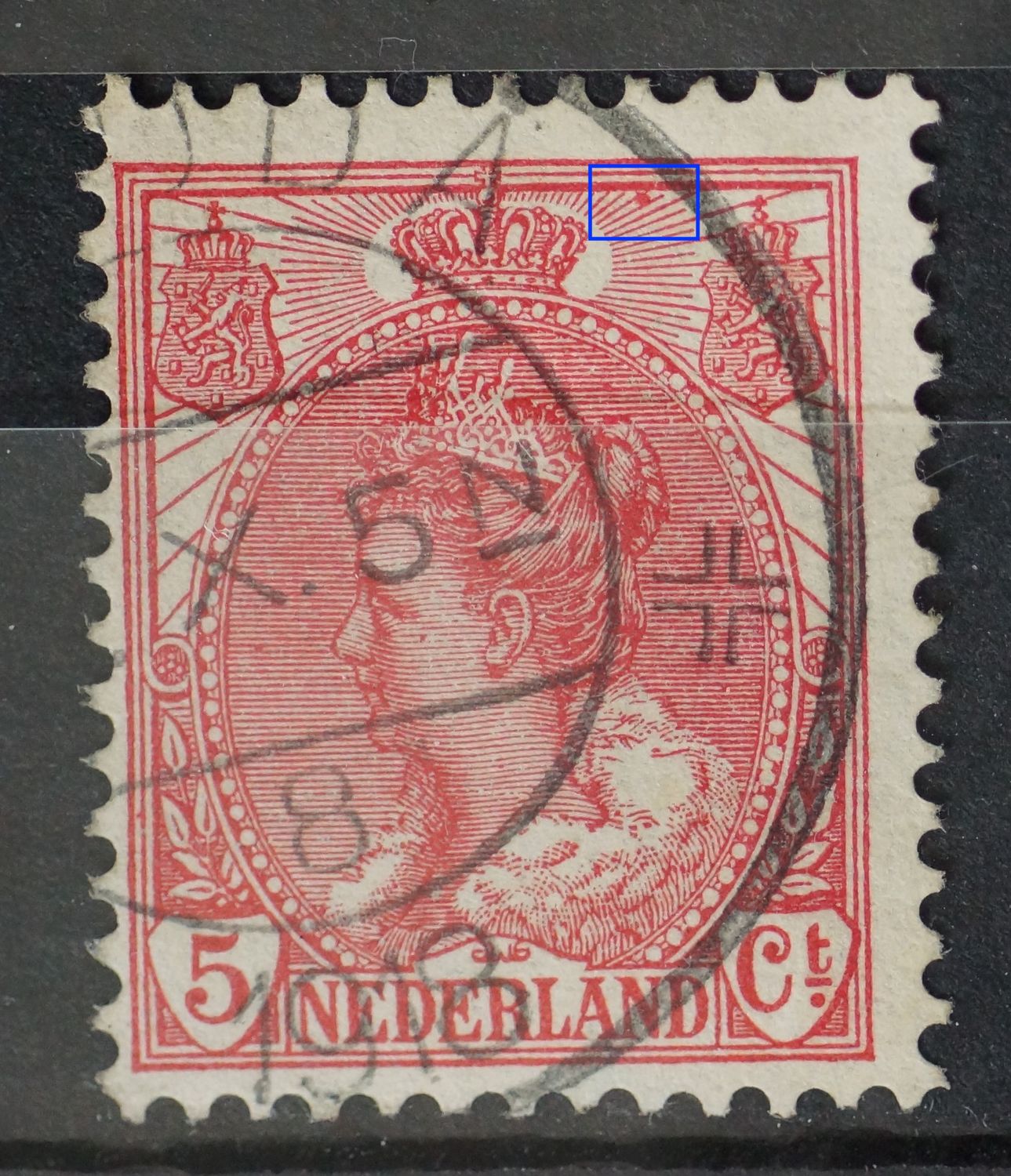 NVPH 60 - rode vlek tussen stralen rechts van kroon