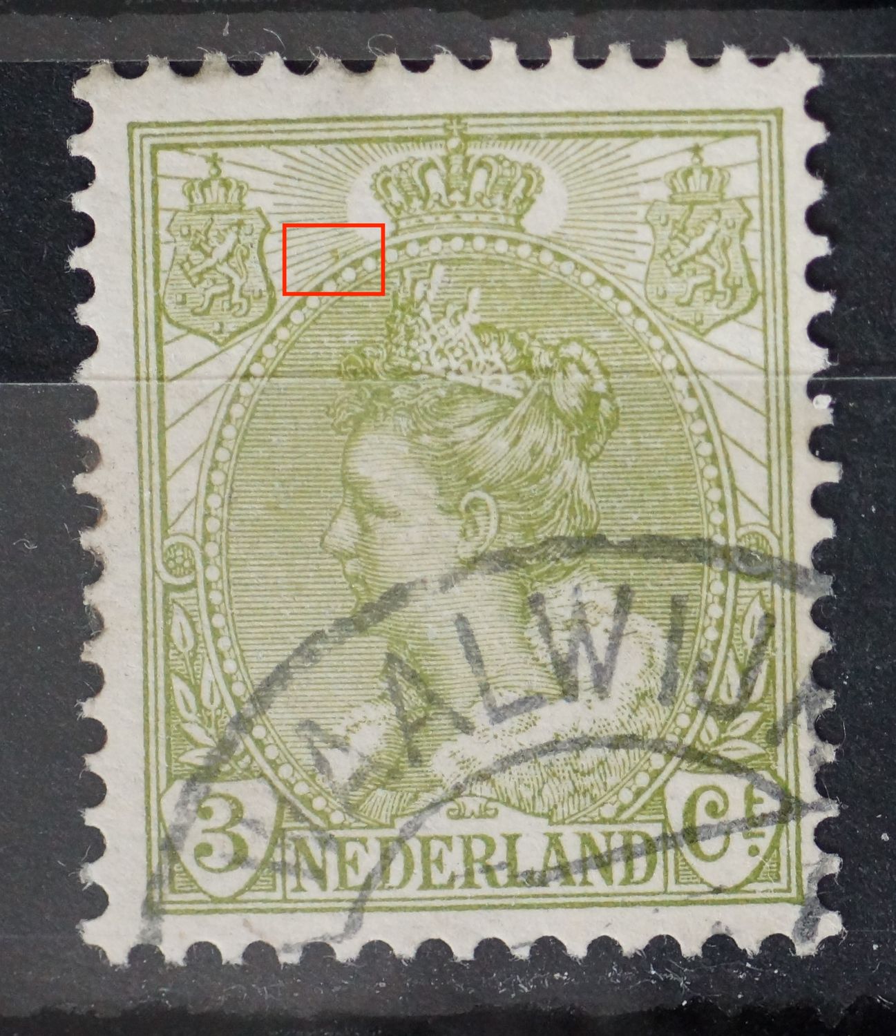 NVPH 57 - groene punt onderin de stralen links van kroon