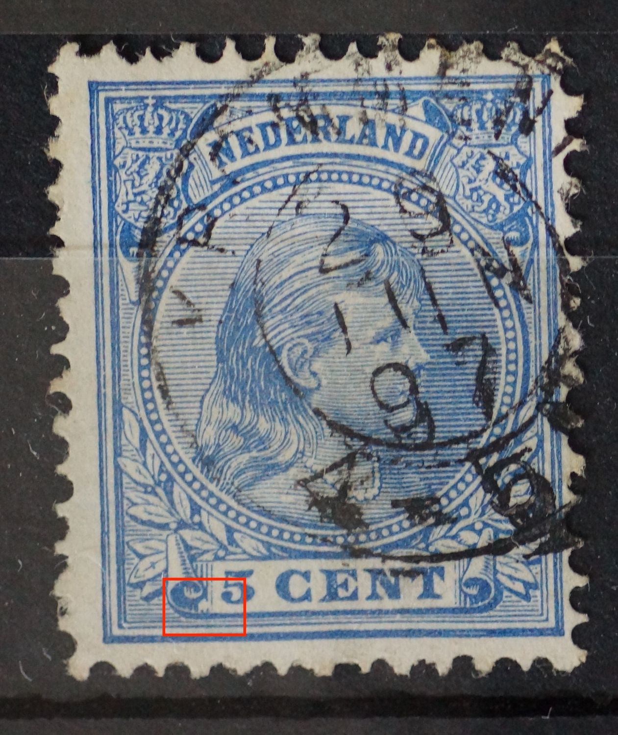 NVPH 35 - witte vlek bij krul links NVPH 35 - witte vlek bij krul links