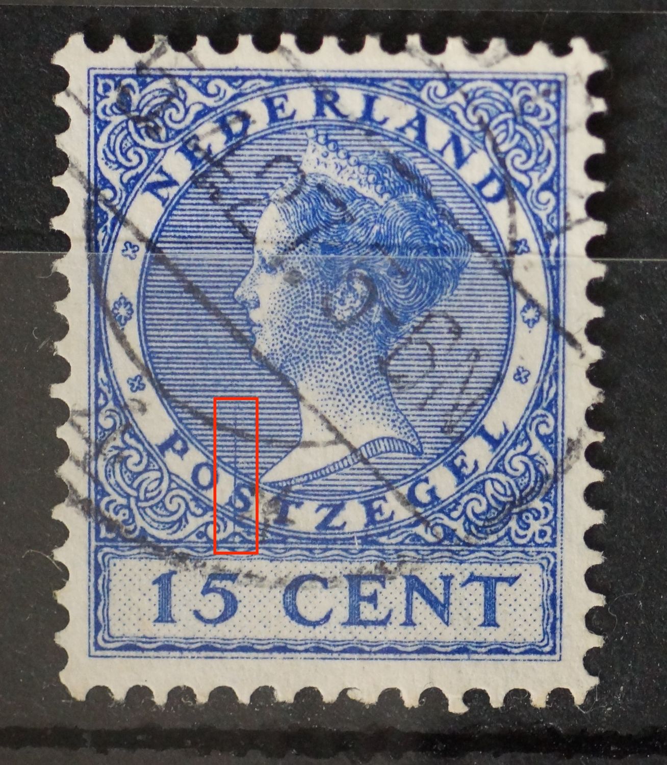 NVPH 186 - verticale blauwe streep onder, links
