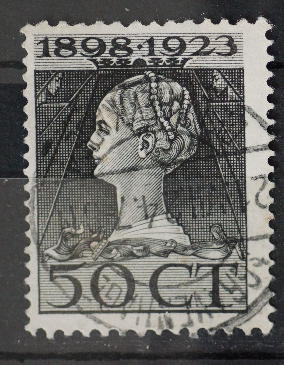 sGravehage De Lareijkade 2 op NVPH 128 - vrij schaars