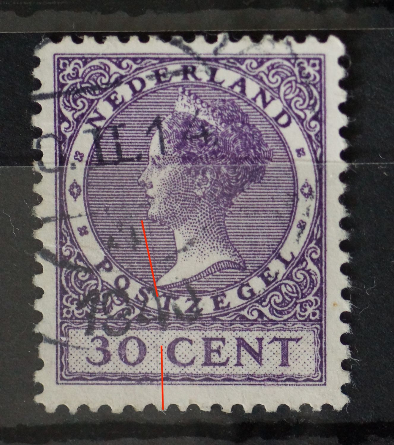 NVPH 194 - violette lijnen door het zegelbeeld