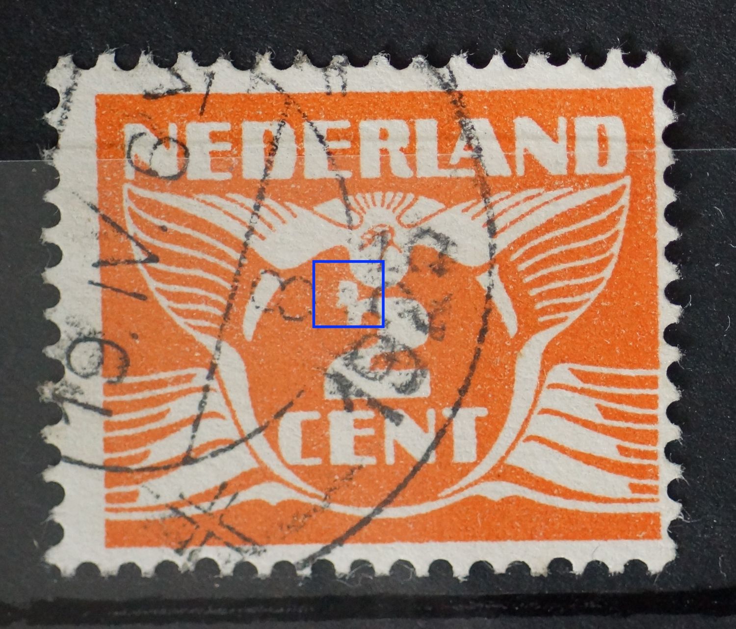 NVPH 1745 - grote witte vlek bovenaan de 2