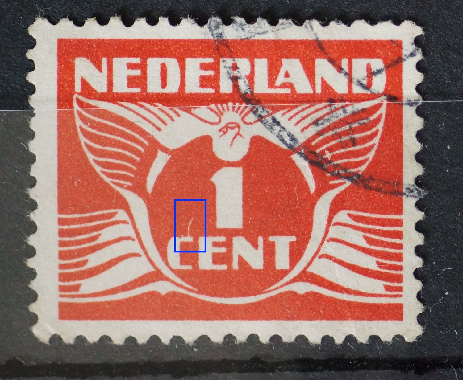 NVPH 144 - o.a. witte kras boven de C van CENT