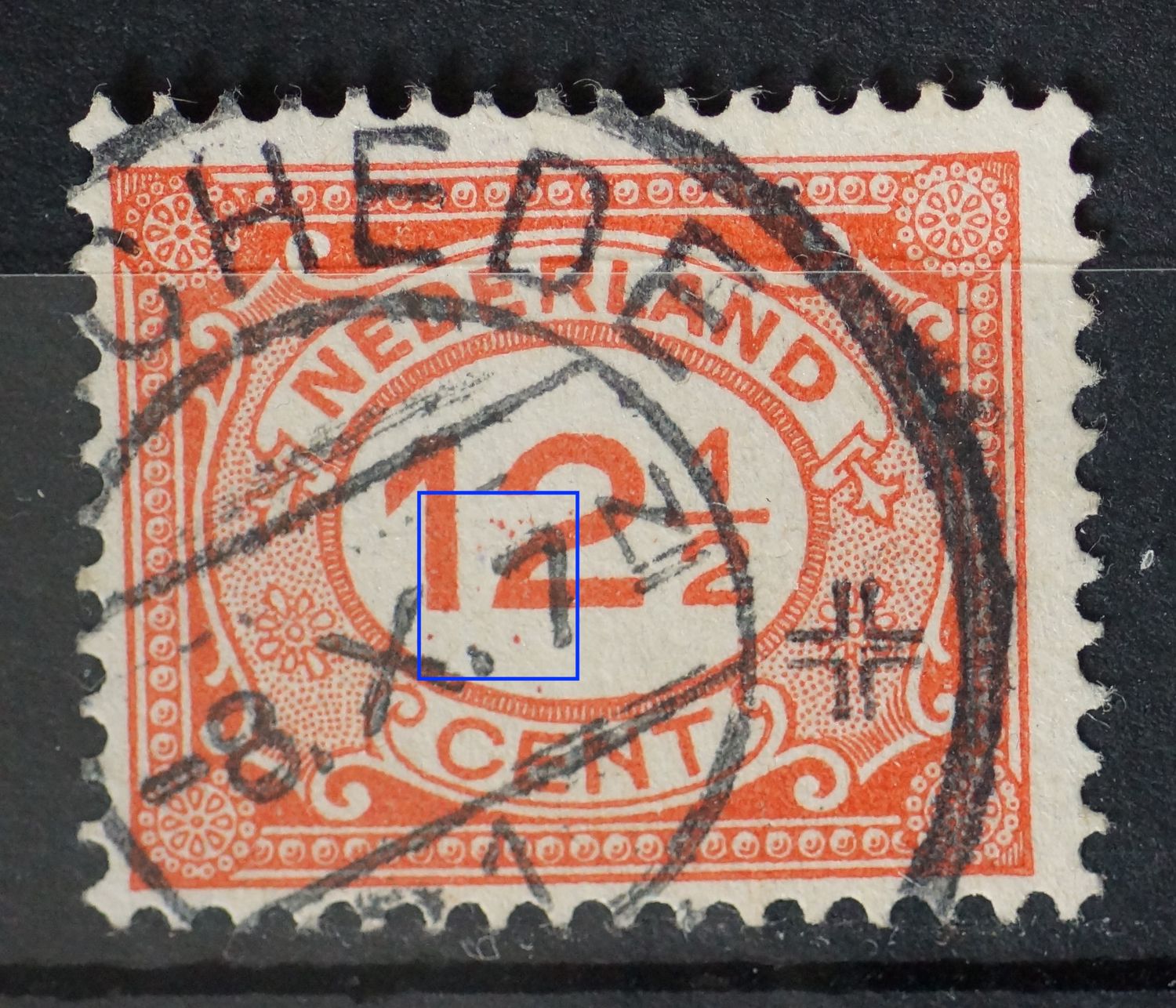 NVPH 108 - rode puntjes rondom de 2