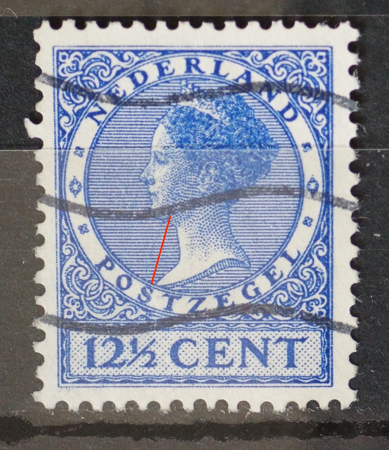NVPH 185 - blauwe diagonale lijn vanaf de kin