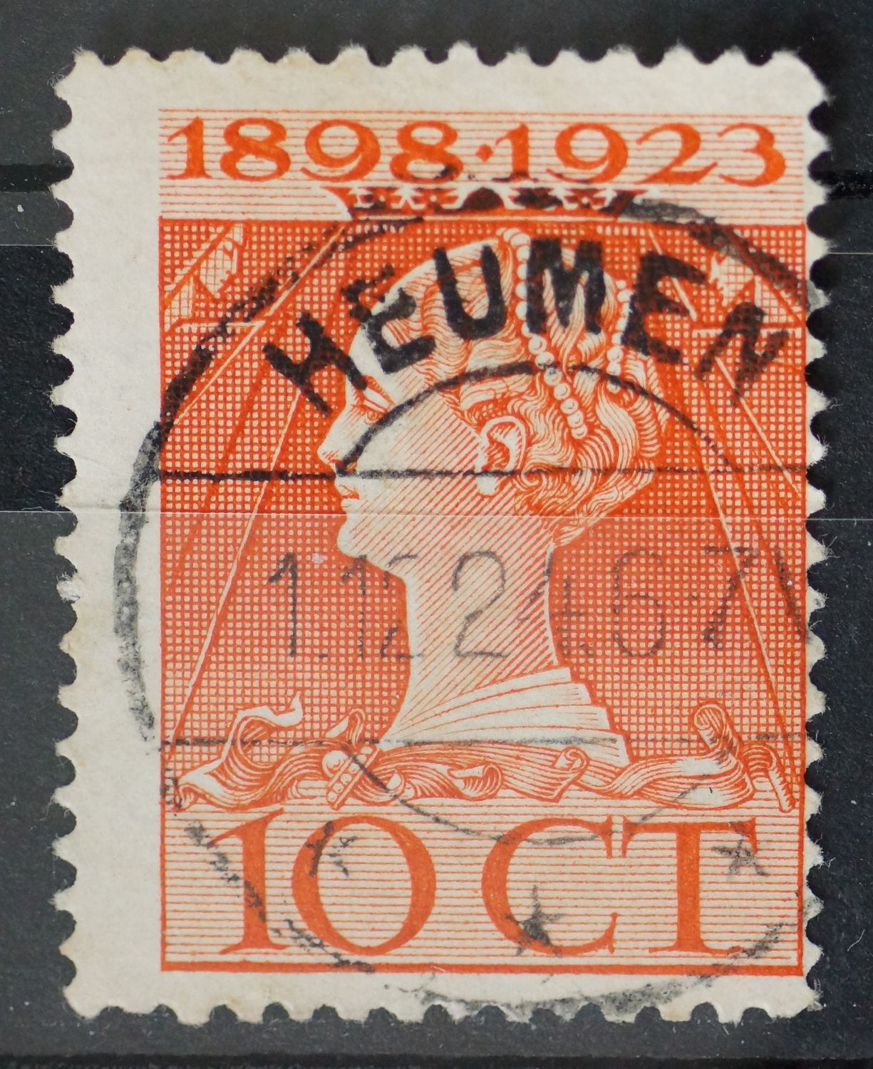 Heumen op NVPH 124 - vrij schaars