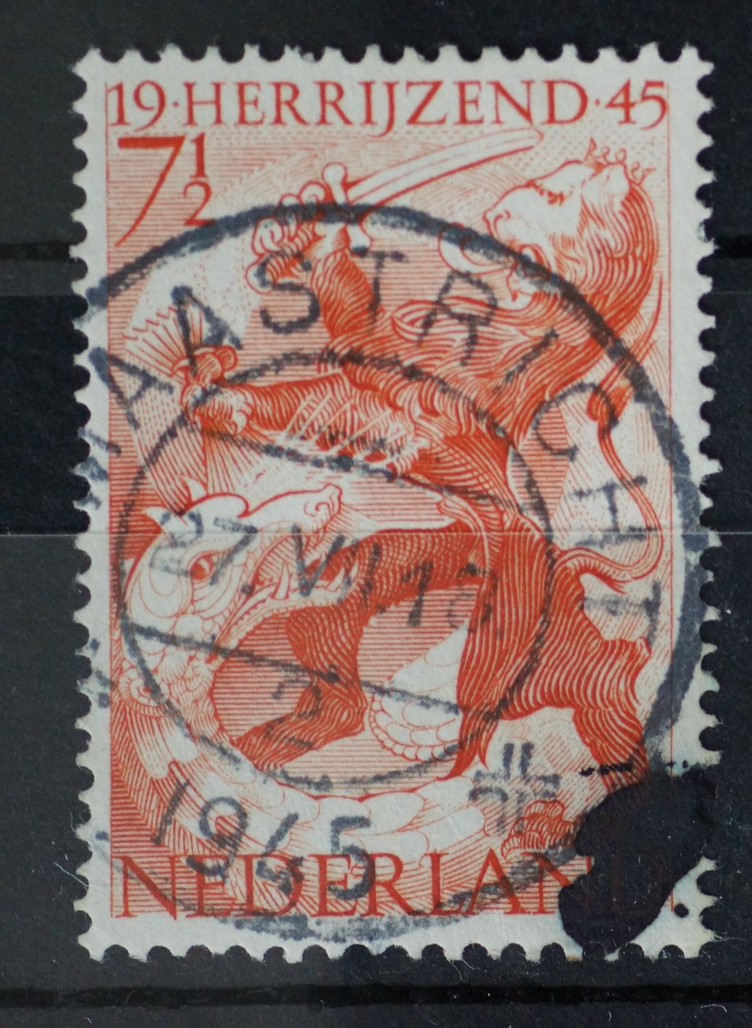 Maastricht 2 op NVPH 443 - open 4 van 1945 Maastricht 2 op NVPH 443 - open 4 van 1945