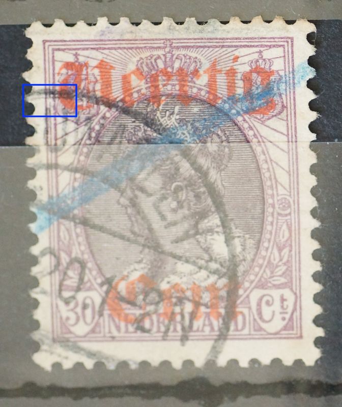 NVPH 102 - breuk in kaderlijn links, bij linker wapenschild NVPH 102 - breuk in kaderlijn links, bij linker wapenschild