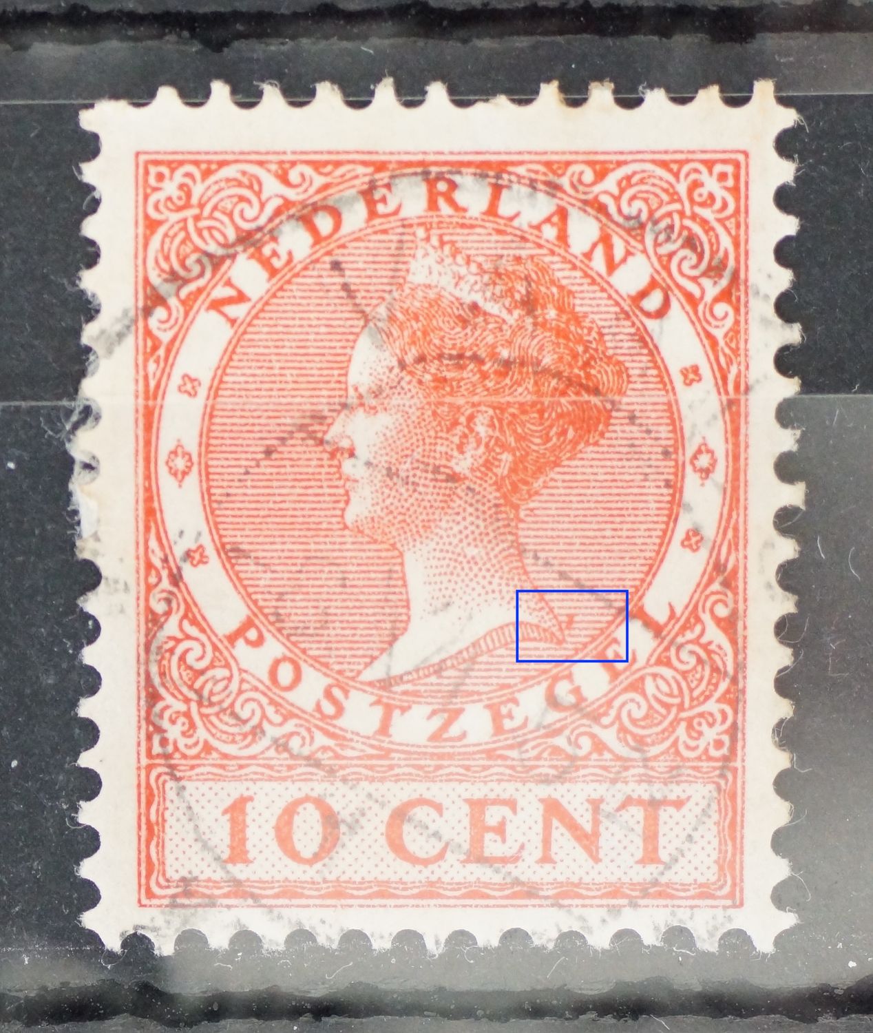 NVPH 182 - rode vlek rechtsonder bij de nek NVPH 182 - rode vlek rechtsonder bij de nek