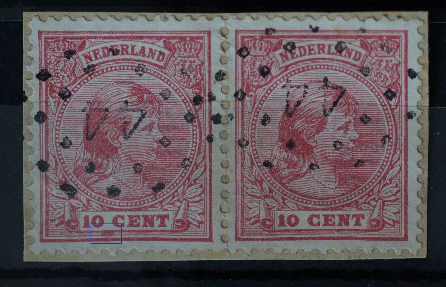 NVPH 37 (paar) - rode vlek onder 10 C (linker zegel)