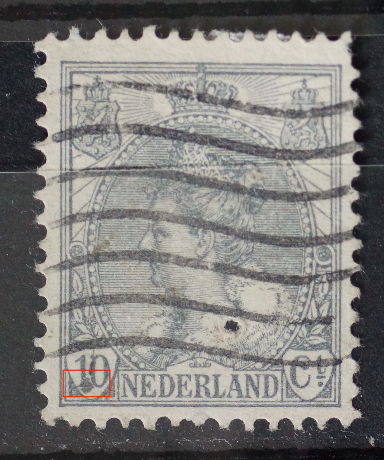 NVPH 62 - grote grijze vlek onder 10
