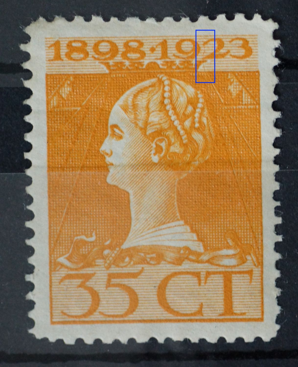 NVPH 127 - oranje kras aan de 2 van 1923.