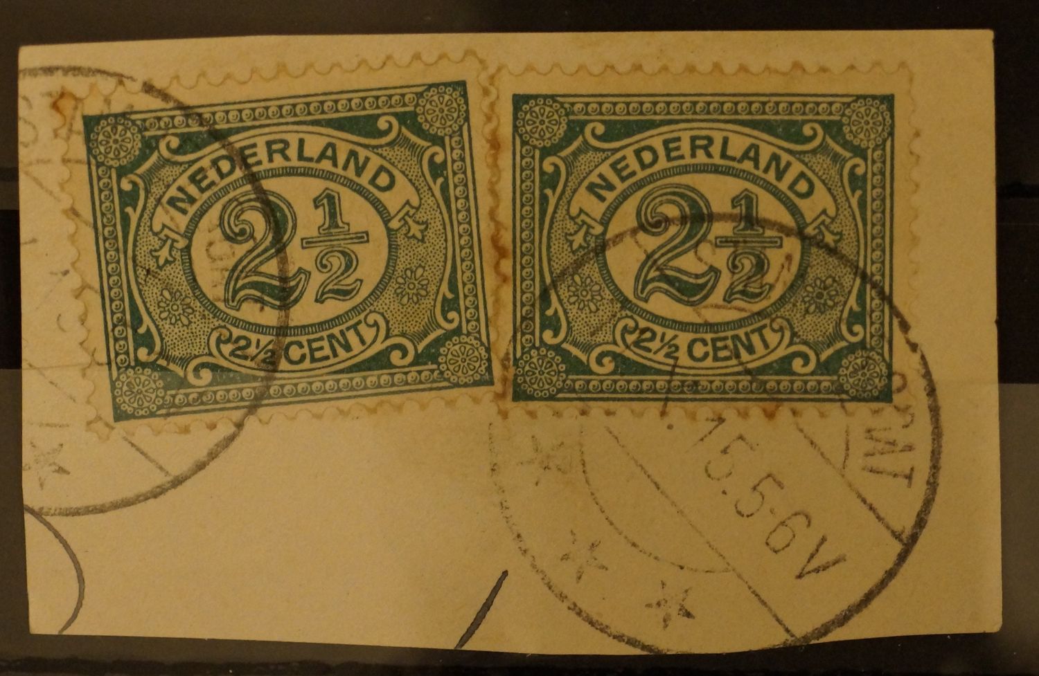 Stampersgat op NVPH 55 (paar)