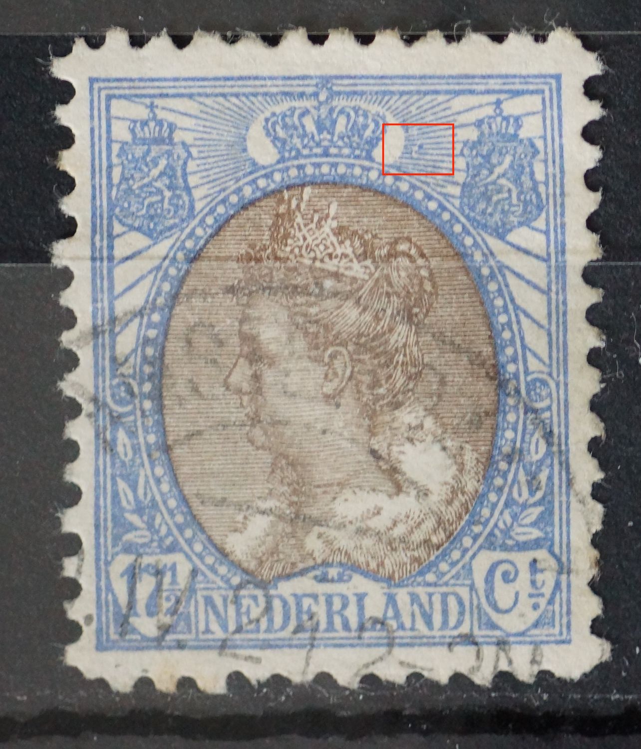 NVPH 67 - blauwe punt in stralen rechts van kroon.