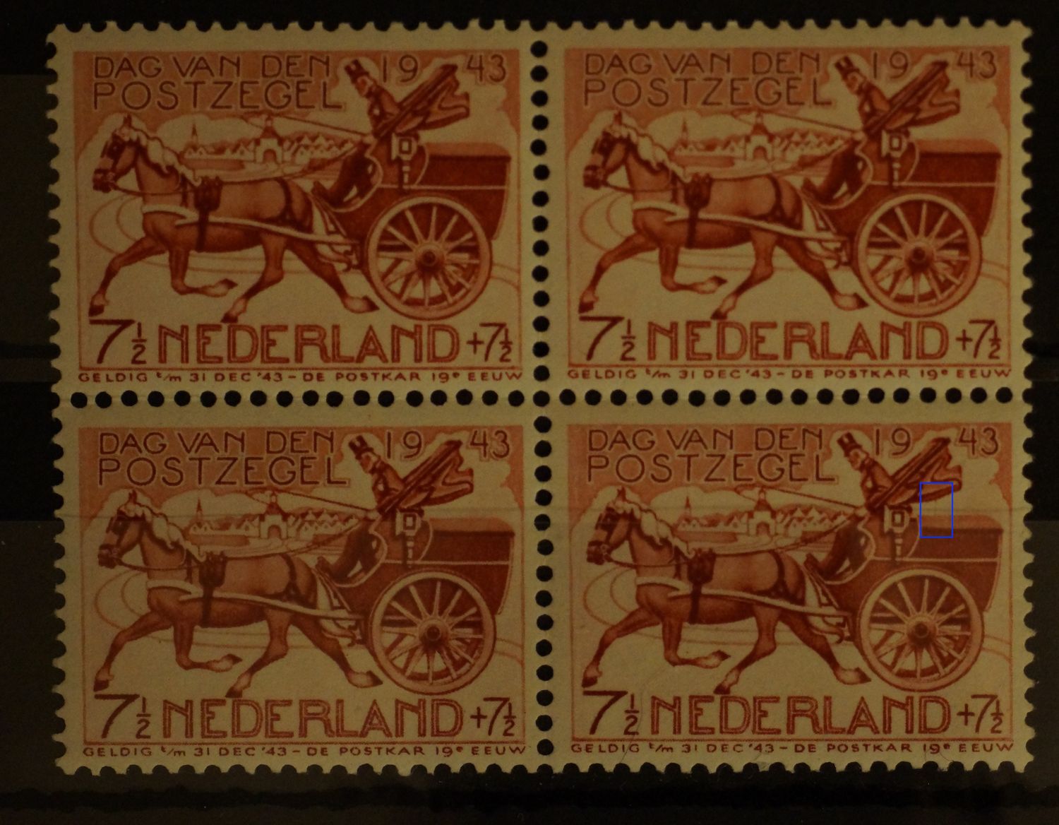 NVPH 422 (blok) - rode verticale streep aan de jas van de koetsier (zegel rechtsonder)