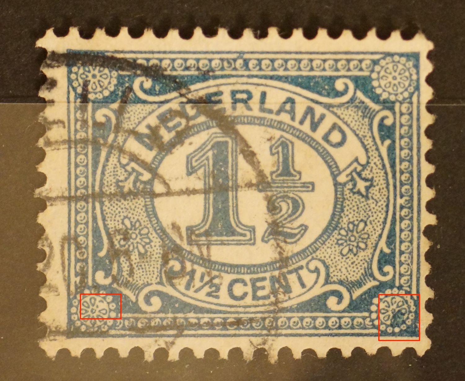 NVPH 53 - o.a. witte vlek in ornament linksonder en blauwe (water)vlek in ornament rechtsonder