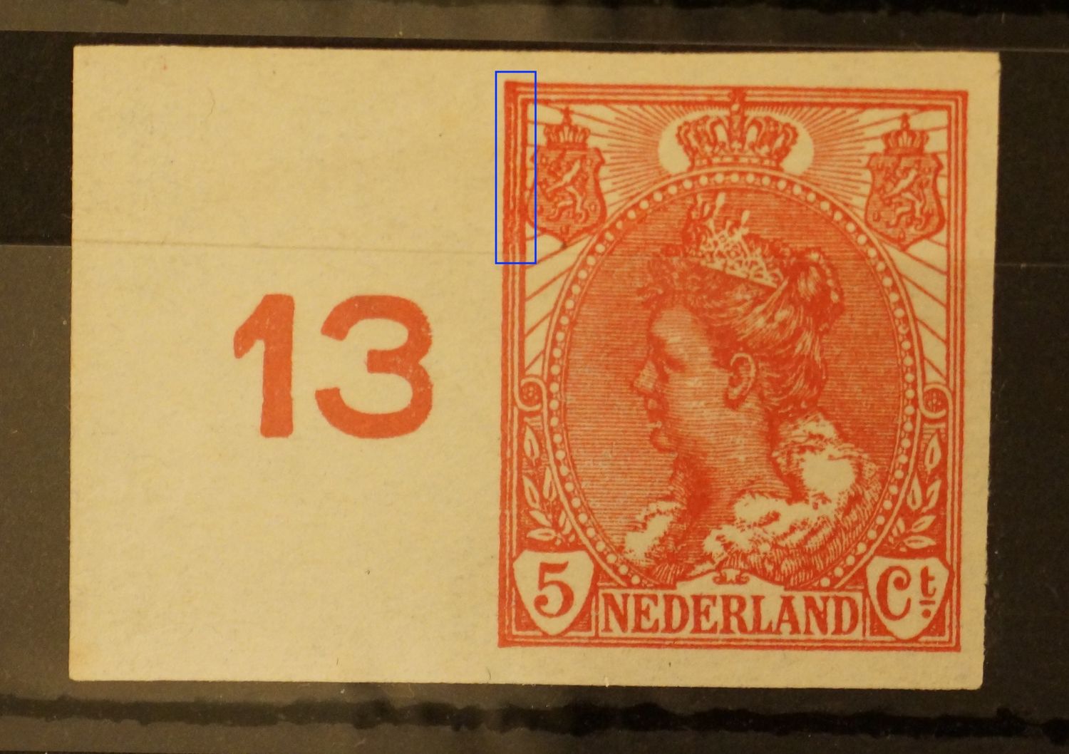 NVPH 82 (met velrand) - vervormde kaderlijn/vlekken links NVPH 82 (met velrand) - vervormde kaderlijn/vlekken links