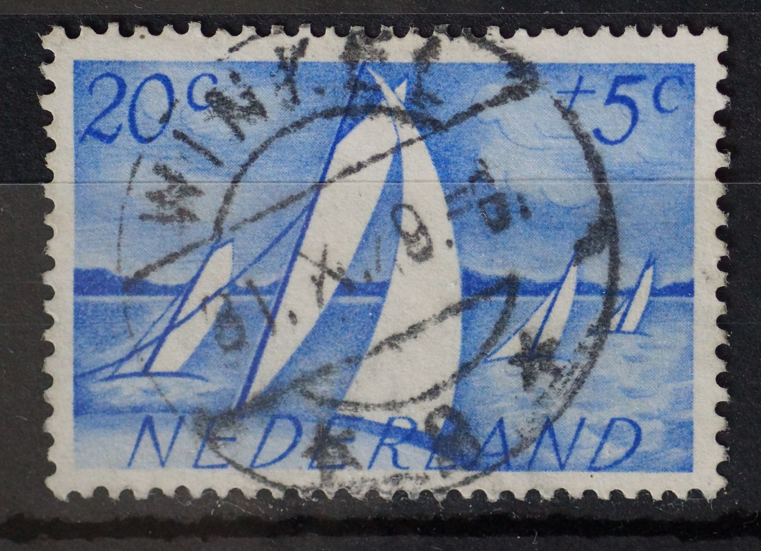 Winkel 2 op NVPH 517 - vrij schaars