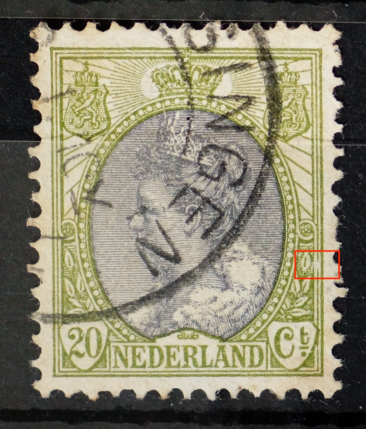 NVPH 69 - witte vlek in kaderlijnen rechts (bij bovenste blad)