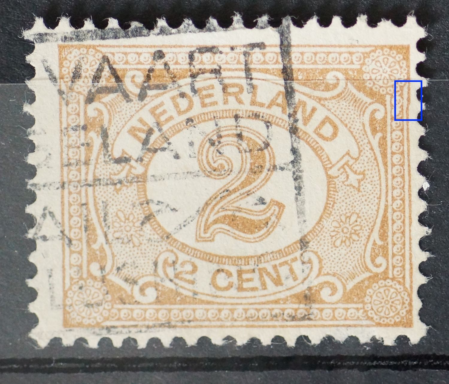 NVPH 54 - kronkel in de kaderlijn rechts, boven (54 PM)