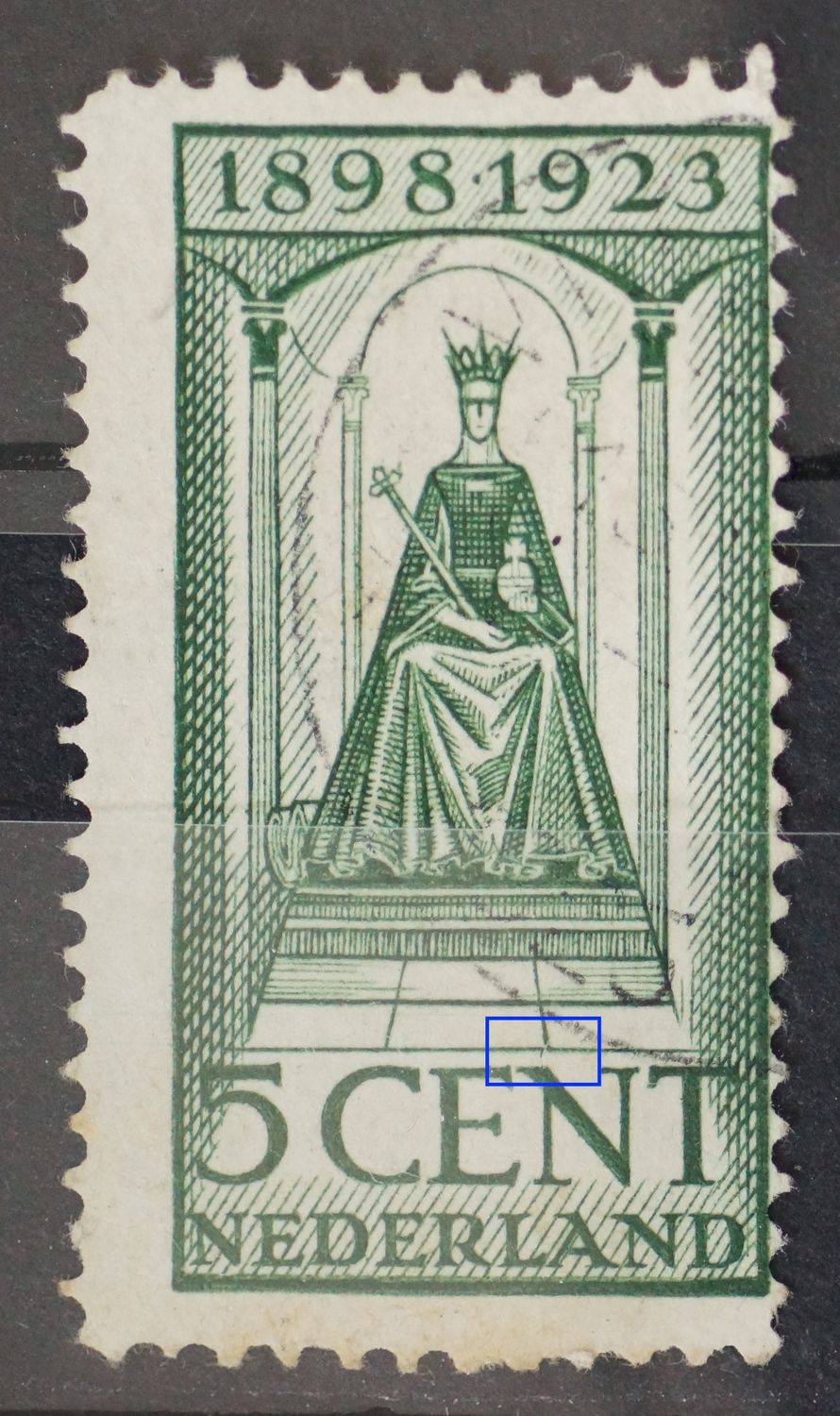 NVPH 122 - groene kras boven de N van CENT